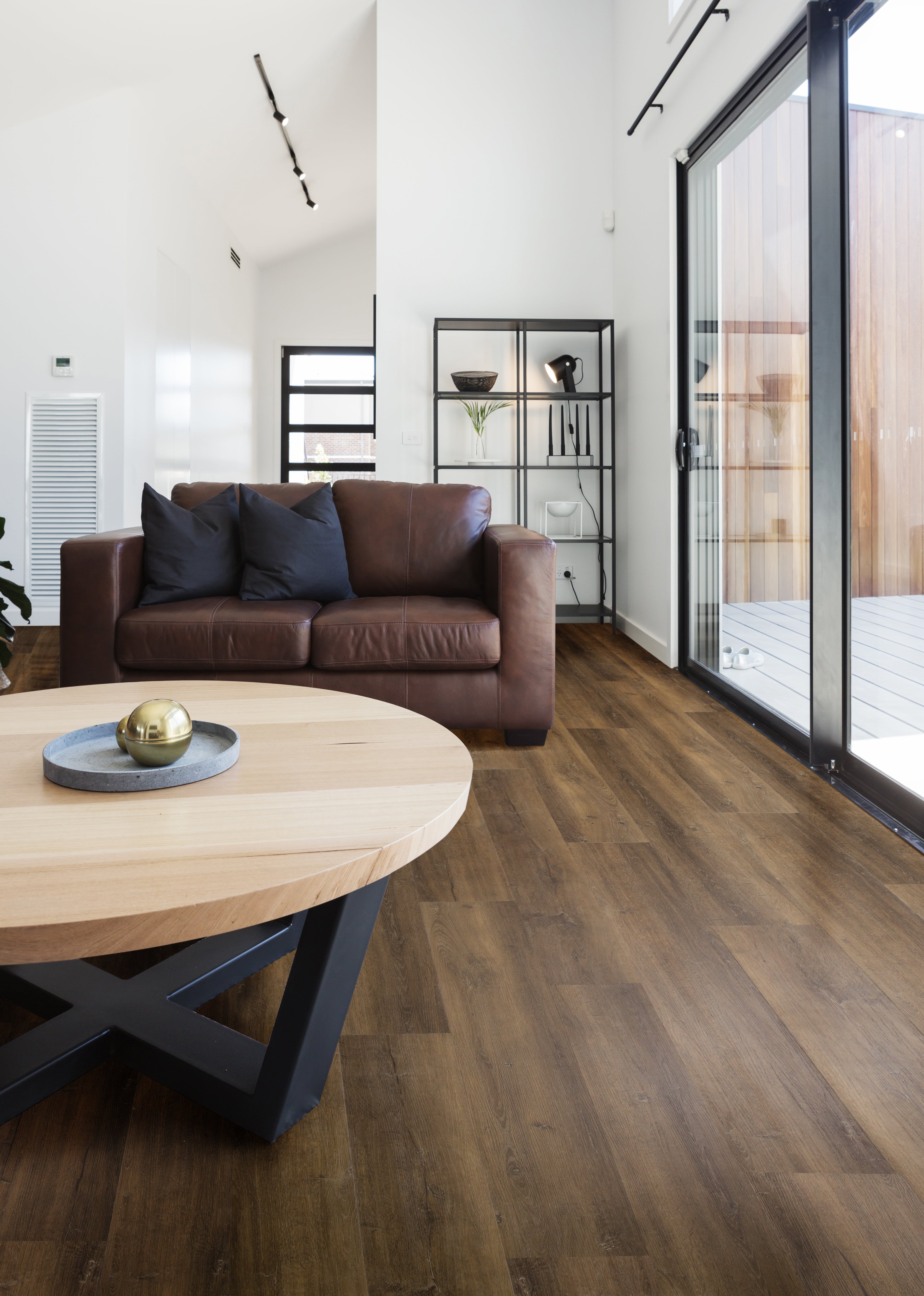 Oak Chene Rigid Click Vinyl SPC Plank Flooring - 5.0mm