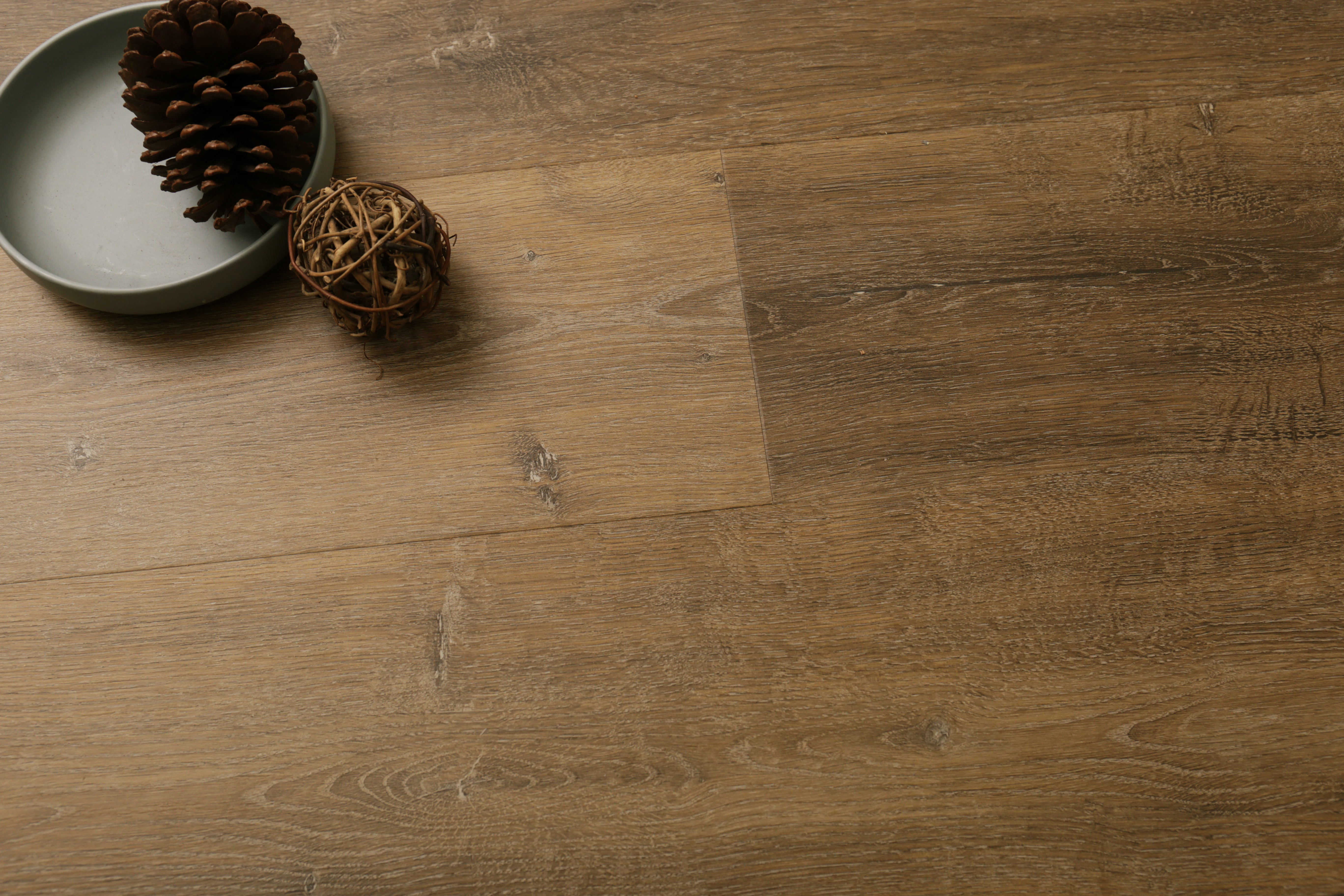 Oak Chene Rigid Click Vinyl SPC Plank Flooring - 5.0mm